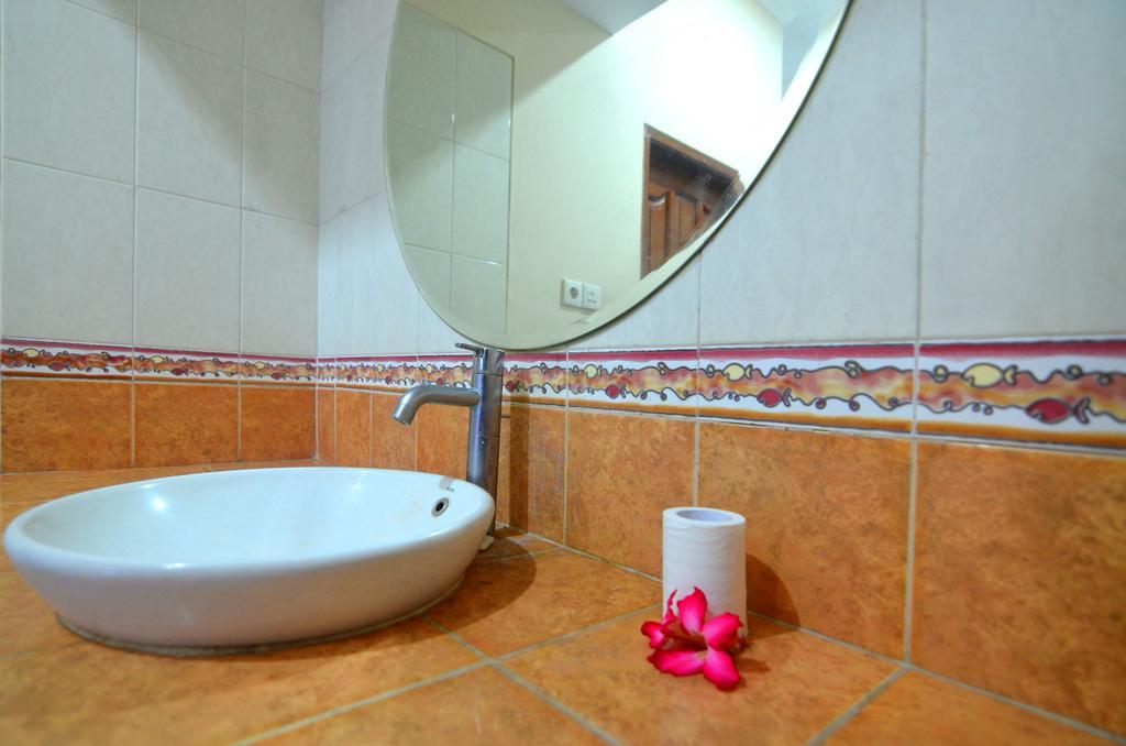 Lori Beach Inn Seminyak Extérieur photo