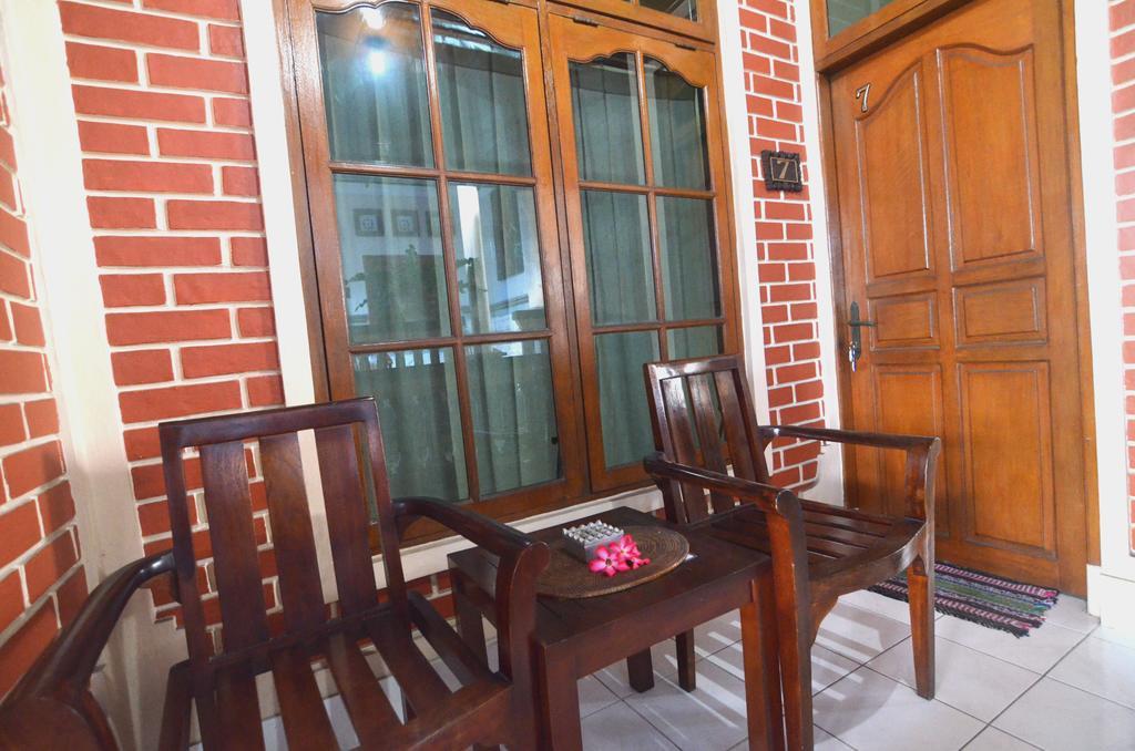 Lori Beach Inn Seminyak Extérieur photo